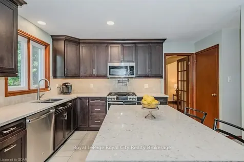 16 Lyle Place Guelph ON N1L 1A8