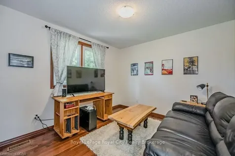 16 Lyle Place Guelph ON N1L 1A8