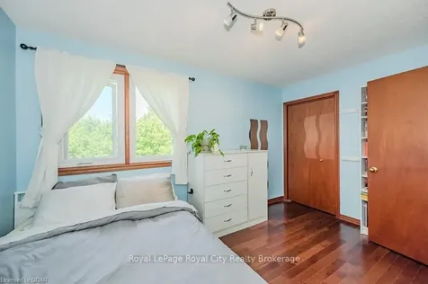 16 Lyle Place Guelph ON N1L 1A8