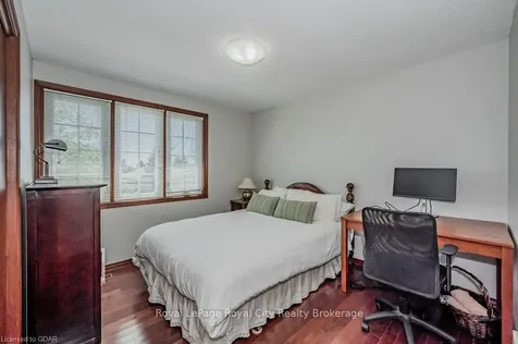 16 Lyle Place Guelph ON N1L 1A8