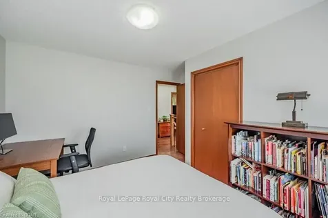 16 Lyle Place Guelph ON N1L 1A8