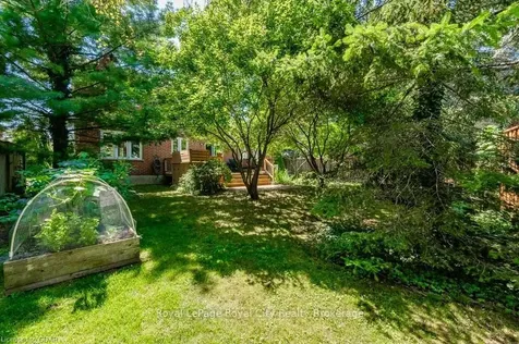 16 Lyle Place Guelph ON N1L 1A8