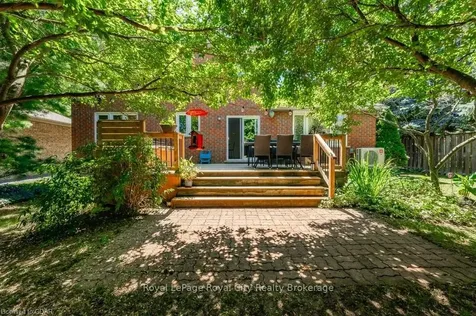 16 Lyle Place Guelph ON N1L 1A8