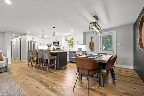 5 Macdonald Street Centre Wellington ON N0B 1S0