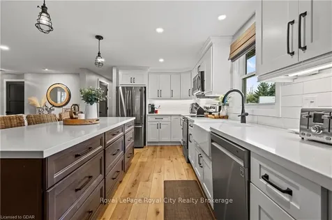 5 Macdonald Street Centre Wellington ON N0B 1S0