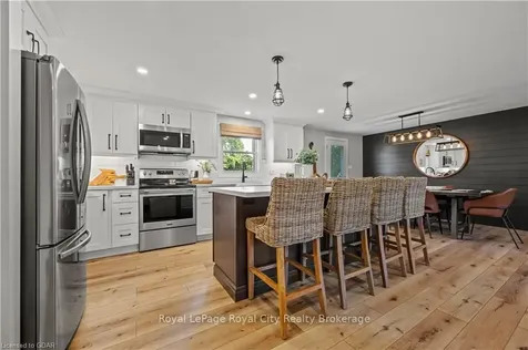 5 Macdonald Street Centre Wellington ON N0B 1S0