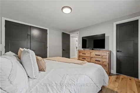 5 Macdonald Street Centre Wellington ON N0B 1S0