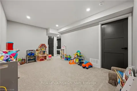 5 Macdonald Street Centre Wellington ON N0B 1S0