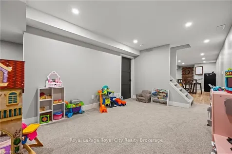 5 Macdonald Street Centre Wellington ON N0B 1S0