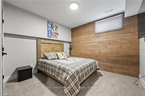 5 Macdonald Street Centre Wellington ON N0B 1S0