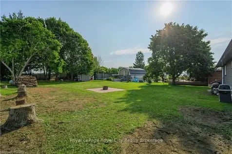 5 Macdonald Street Centre Wellington ON N0B 1S0