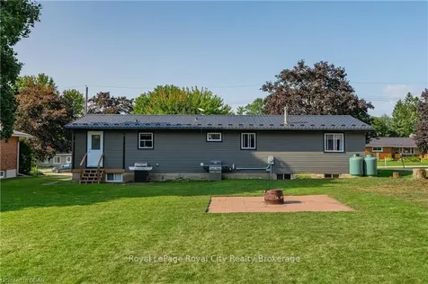 5 Macdonald Street Centre Wellington ON N0B 1S0