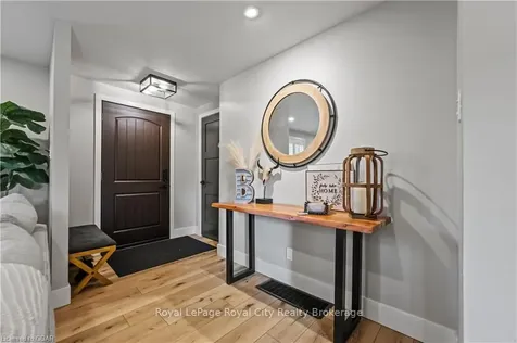 5 Macdonald Street Centre Wellington ON N0B 1S0