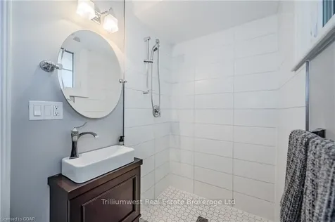 38 Arthur Street N Guelph ON N1E 4T8