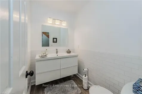6 Cranberry Court Guelph ON N1K 1R7