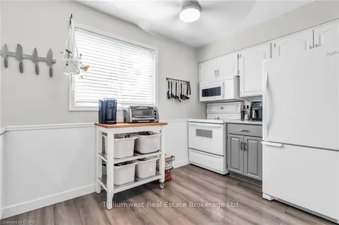 7 Gort Avenue Brant ON N3L 2H8