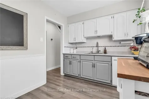 7 Gort Avenue Brant ON N3L 2H8