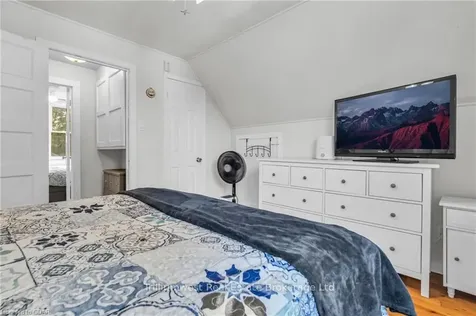 7 Gort Avenue Brant ON N3L 2H8