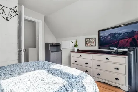 7 Gort Avenue Brant ON N3L 2H8