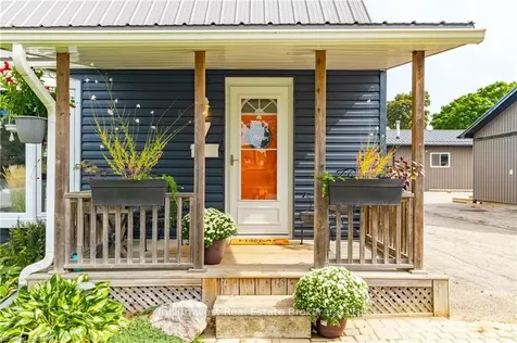 7 Gort Avenue Brant ON N3L 2H8