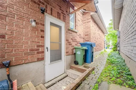 33 Bushmills Crescent Guelph ON N1K 1T6