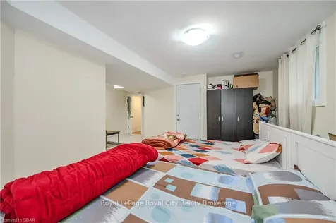 33 Bushmills Crescent Guelph ON N1K 1T6