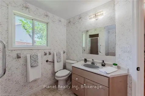 35 White Pine Way Guelph ON N1G 4X7
