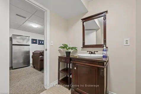 9 Meadow Crescent Guelph ON N1H 6V1