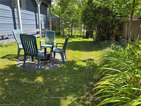 128 Cedar Crescent Centre Wellington ON N1M 2W5