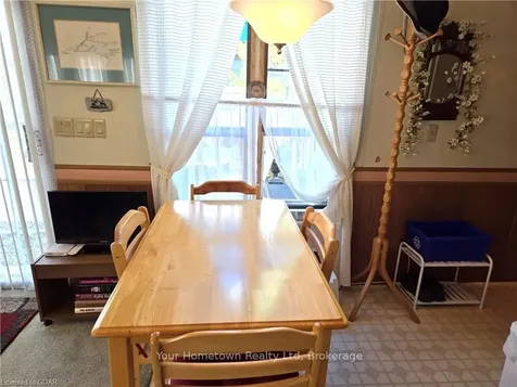 128 Cedar Crescent Centre Wellington ON N1M 2W5