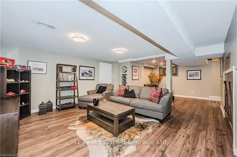 25 Thornhill Drive Guelph ON N1H 8B6