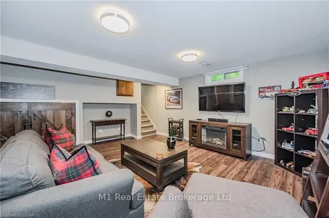 25 Thornhill Drive Guelph ON N1H 8B6