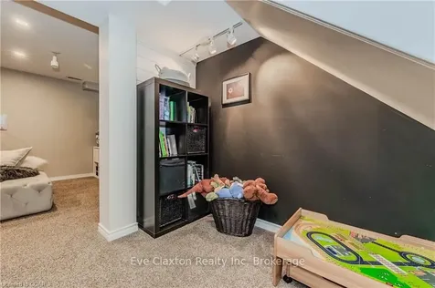 9 Mccurdy Road Guelph ON N1G 4Y6