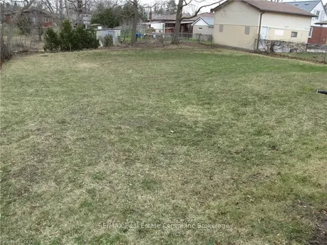 112 Emma Street Guelph ON N1E 1T8
