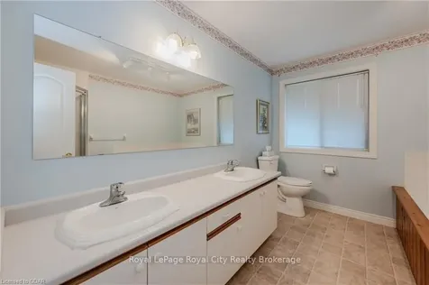 75 Beasley Crescent Cambridge ON N1T 1P5