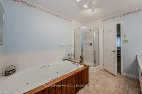 75 Beasley Crescent Cambridge ON N1T 1P5