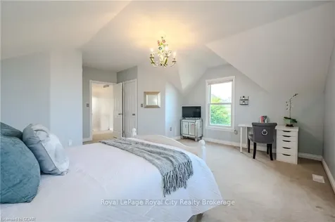 61 Clairfields Drive E Guelph ON N1L 1L9