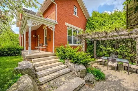 61 Clairfields Drive E Guelph ON N1L 1L9