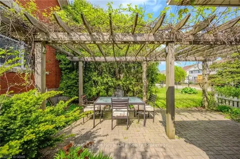 61 Clairfields Drive E Guelph ON N1L 1L9