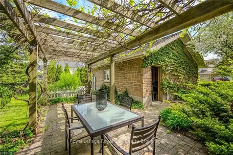 61 Clairfields Drive E Guelph ON N1L 1L9