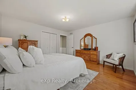 4 Shelby Place Guelph ON N1K 1W7