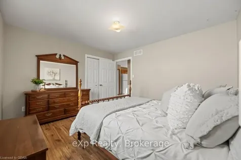 4 Shelby Place Guelph ON N1K 1W7