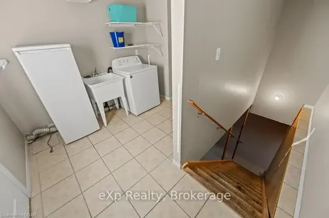 4 Shelby Place Guelph ON N1K 1W7