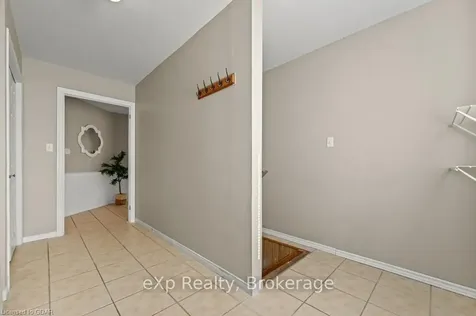 4 Shelby Place Guelph ON N1K 1W7