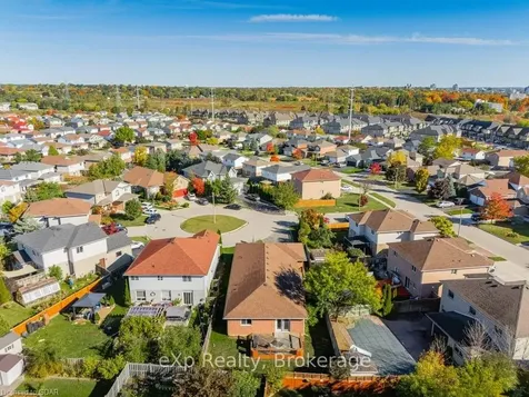4 Shelby Place Guelph ON N1K 1W7