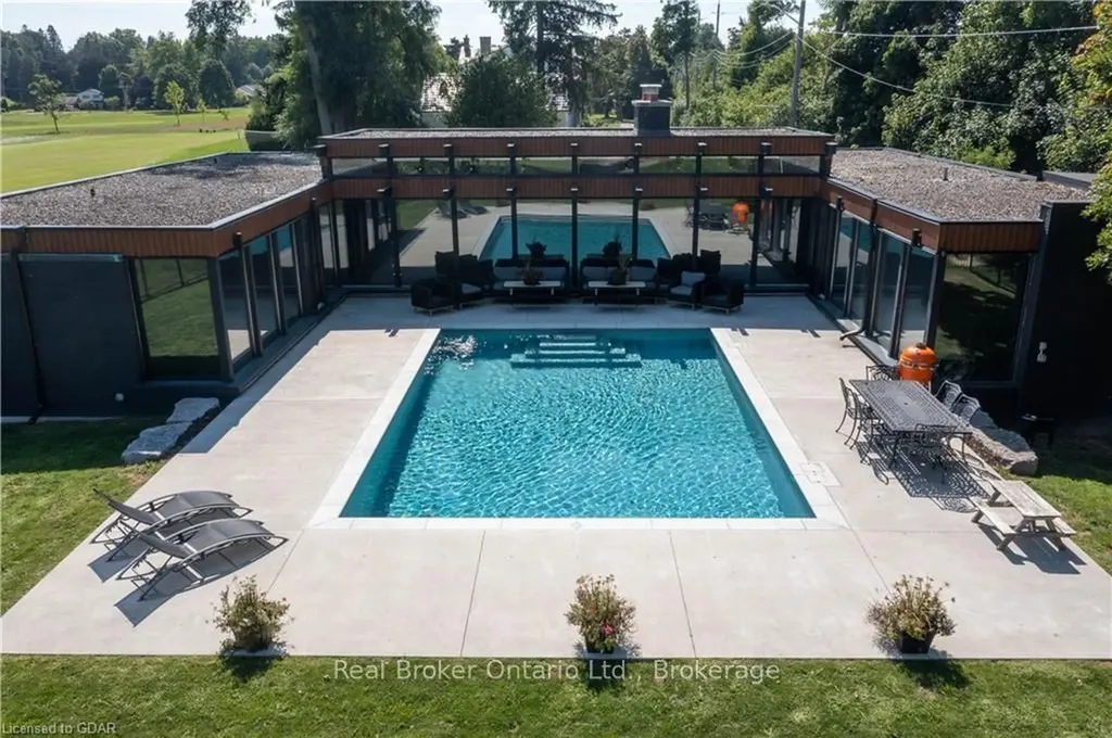 33 Dormie Lane Guelph ON N1G 1G7