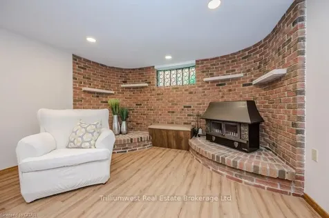 34 Manor Park Crescent Guelph ON N1G 1A1