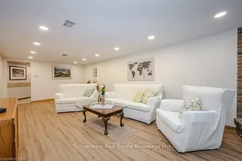 34 Manor Park Crescent Guelph ON N1G 1A1