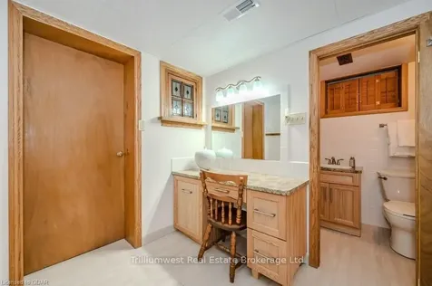 34 Manor Park Crescent Guelph ON N1G 1A1