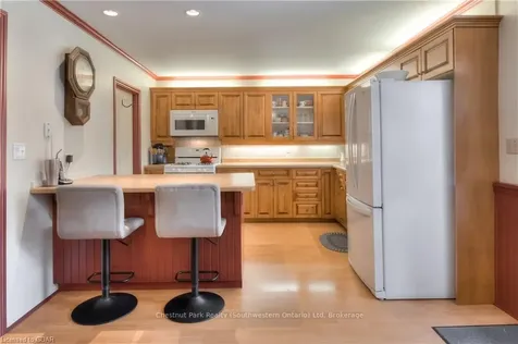 240 Union Street W Centre Wellington ON N1M 1V4